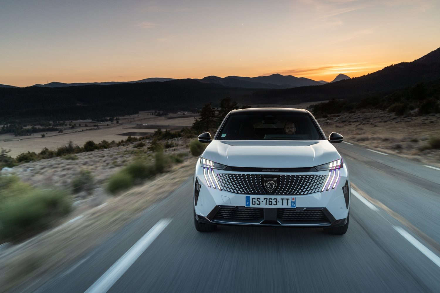 PEUGEOT 3008, вигляд спереду